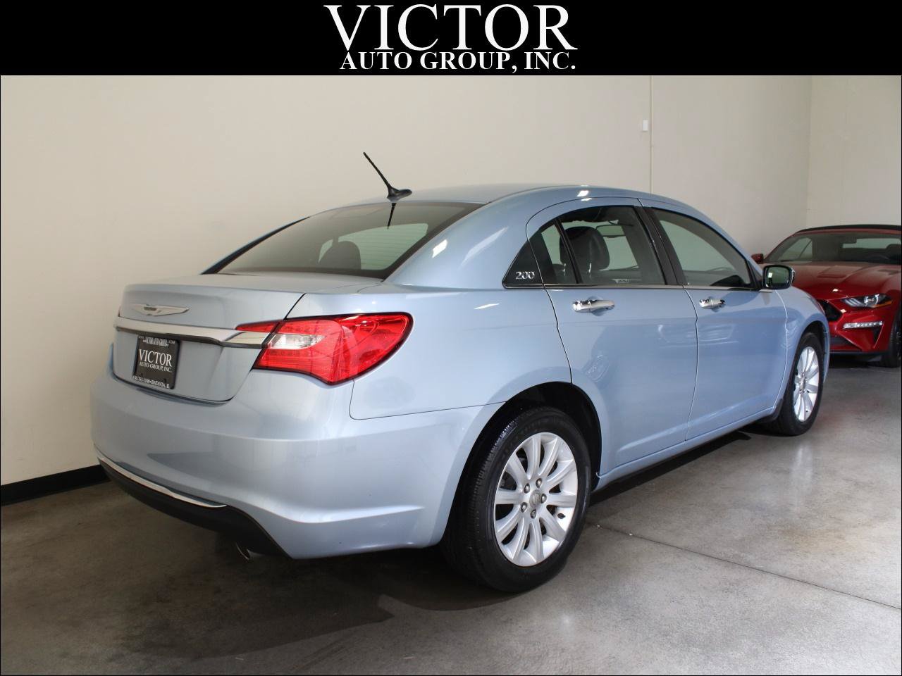 Used 2013 Chrysler 200 Limited FWD image 11