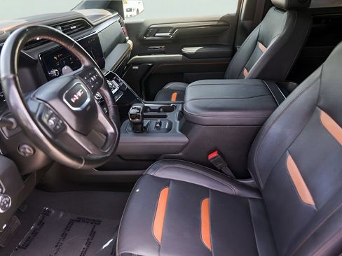 Used 2024 GMC Sierra 1500 AT4 AWD/4WD image 9