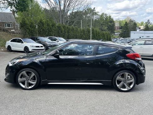 Used 2014 Hyundai Veloster Turbo FWD image 2