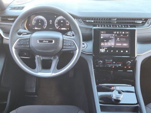 Certified 2025 Jeep Grand Cherokee Laredo w/ Trailer Tow Package image 24