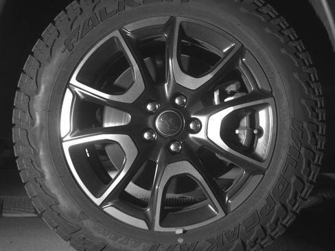 Used 2025 Jeep Compass Trailhawk AWD/4WD image 13