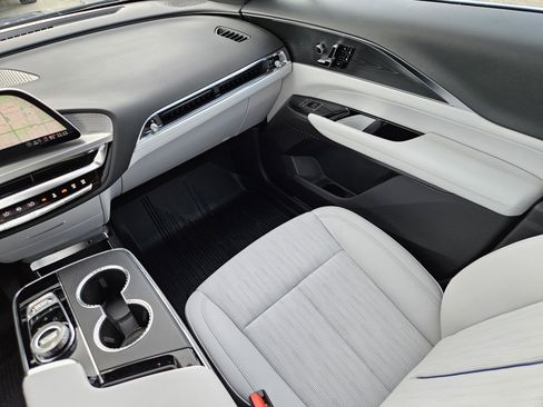 New 2025 Cadillac Lyriq Sport image 18