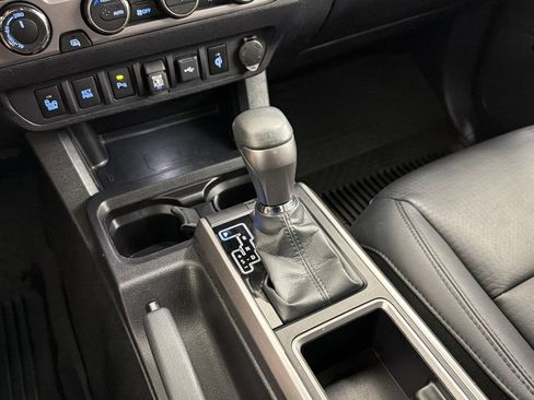 Used 2023 Toyota Tacoma Limited AWD/4WD image 18