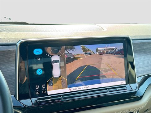 Used 2025 Volkswagen Atlas SEL Premium R-Line image 15