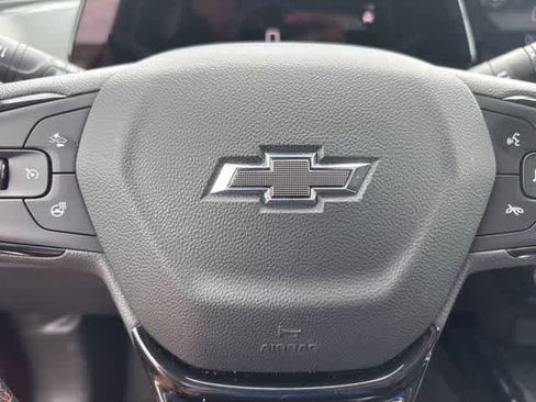 Used 2026 Chevrolet Trax RS w/ Sunroof Package image 13