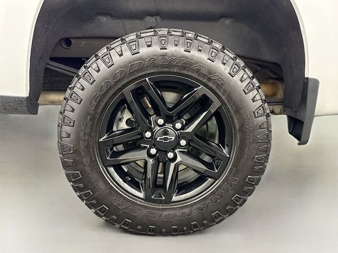 Certified 2023 Chevrolet Silverado 1500 LT Trail Boss w/ Convenience Package II AWD/4WD image 35
