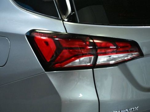 Used 2023 Chevrolet Equinox LS image 15