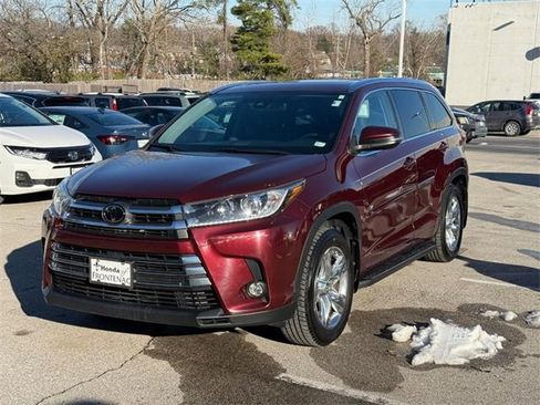 Used 2018 Toyota Highlander Limited image 9