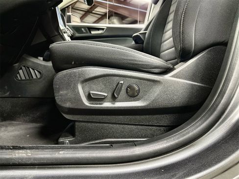 Used 2022 Ford Edge SE w/ Cargo Accessory Package image 12