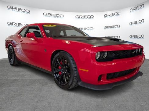 Used 2016 Dodge Challenger SRT Hellcat RWD image 1