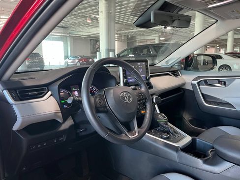 Used 2022 Toyota RAV4 XLE Premium AWD/4WD image 17