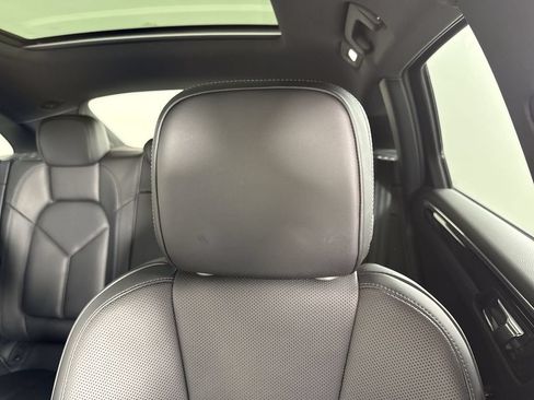 Certified 2025 Porsche Macan AWD/4WD image 41