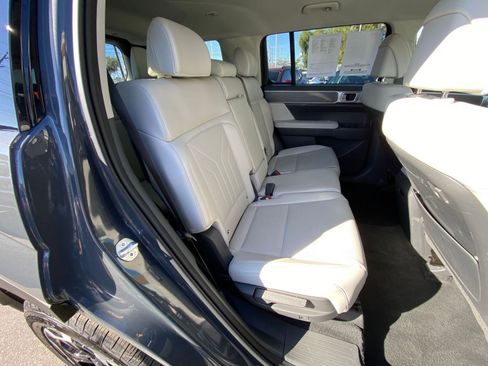 Used 2025 Hyundai Santa Fe SEL AWD/4WD image 42