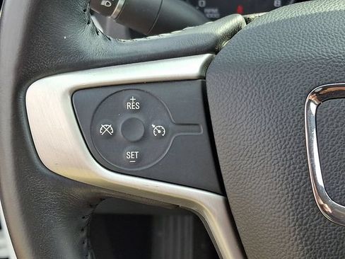 Used 2017 GMC Acadia SLE FWD image 24