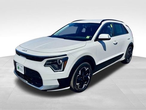 Used 2023 Kia Niro Wind w/ Wind Preserve Package FWD image 3