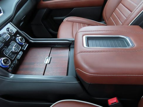 Used 2024 GMC Yukon Denali Ultimate image 23