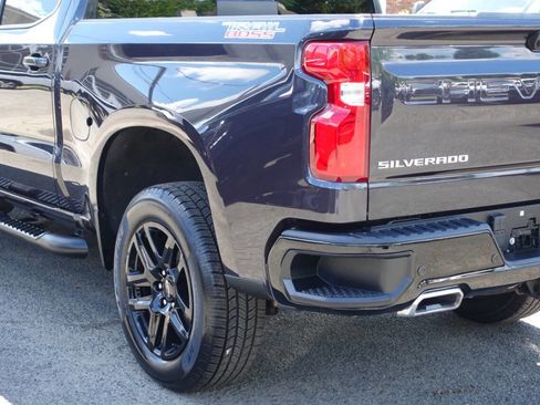 Used 2022 Chevrolet Silverado 1500 LT Trail Boss w/ LT Trail Boss Premium Package AWD/4WD image 12