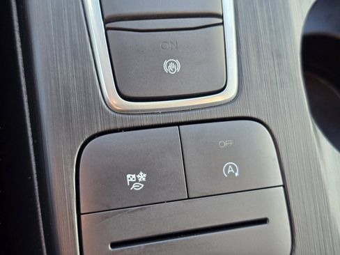 Used 2025 Ford Escape Active image 10