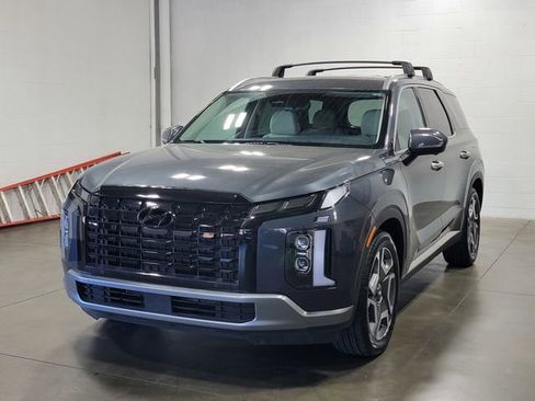 Used 2024 Hyundai Palisade Limited AWD/4WD image 2