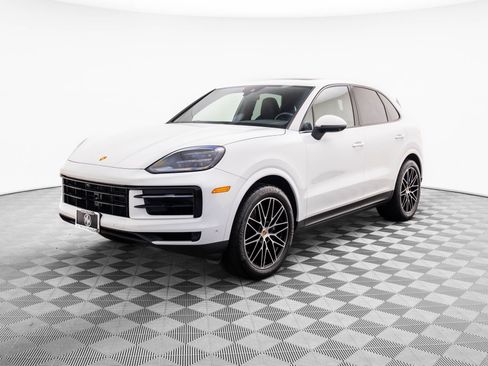 Certified 2024 Porsche Cayenne image 1