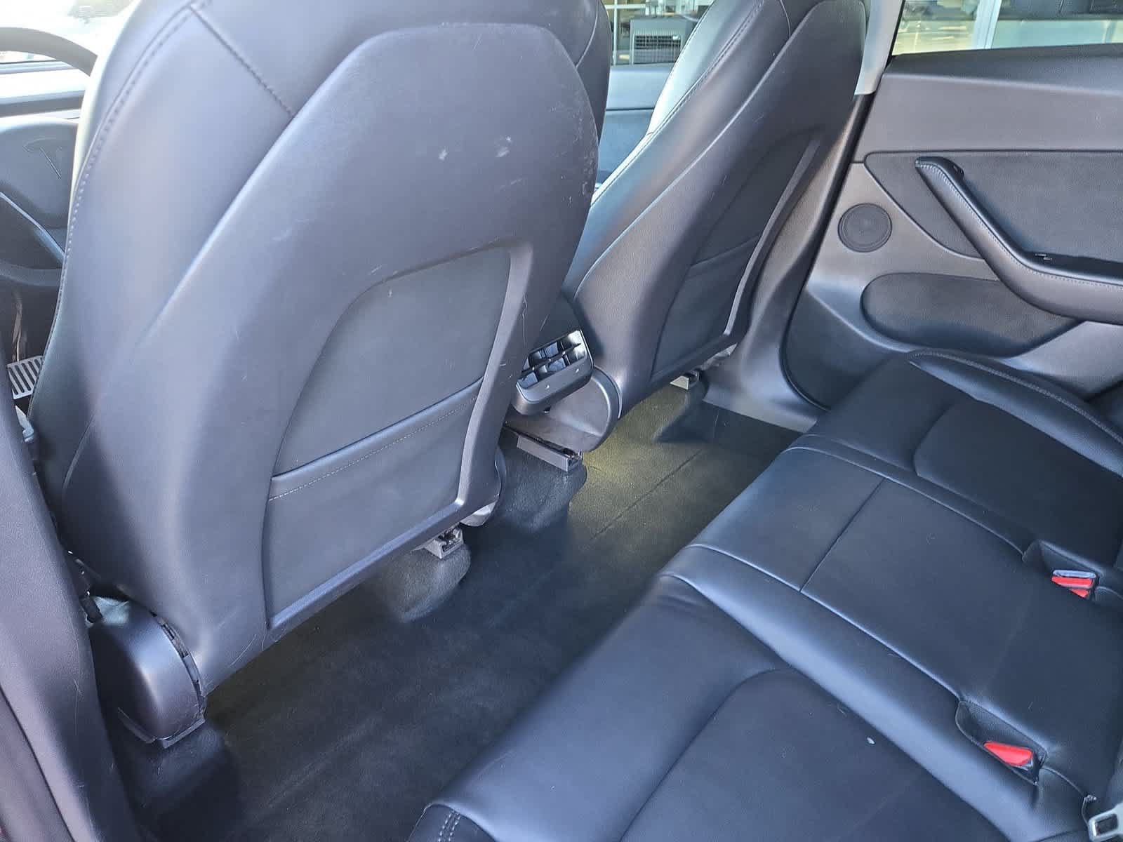 Used 2021 Tesla Model Y Long Range AWD/4WD image 18