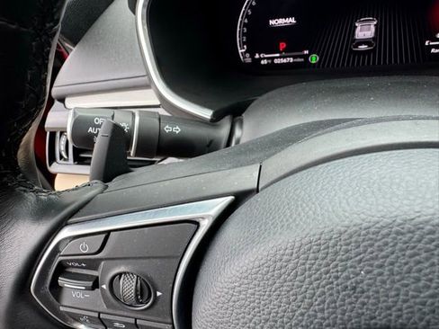 Used 2023 Acura MDX SH-AWD w/ Technology Package image 23