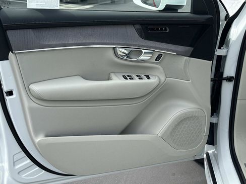 New 2026 Volvo XC90 T8 Ultra w/ Protection Package Premier AWD/4WD image 11