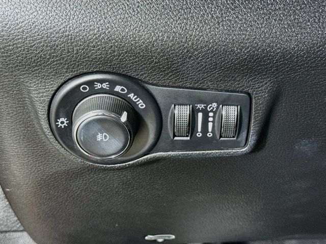 Used 2025 Jeep Compass Limited AWD/4WD image 10
