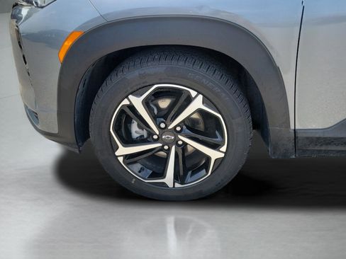 Used 2021 Chevrolet TrailBlazer RS w/ Sun and Liftgate Package FWD image 6