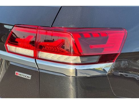 Used 2022 Volkswagen Atlas SEL image 33