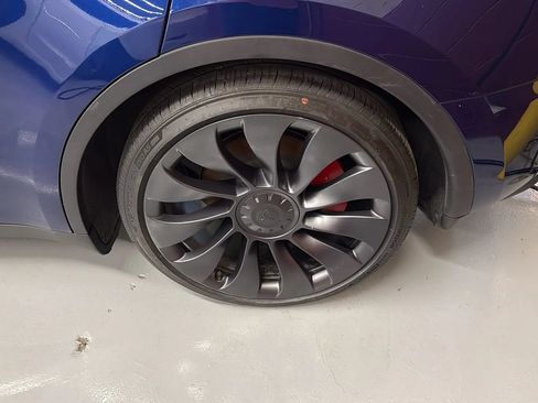 Used 2024 Tesla Model Y Performance AWD/4WD image 24