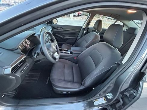 Used 2024 Nissan Altima 2.5 SV image 21