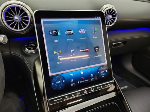 Used 2023 Mercedes-Benz SL 55 AMG 4MATIC w/ Driver Assistance Package image 10