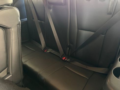 Used 2024 Toyota Highlander XLE FWD image 26