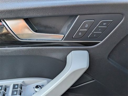 Used 2018 Audi Q5 2.0T Premium Plus w/ Premium Plus Package image 37