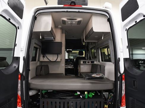 Used 2022 Mercedes-Benz Sprinter 144 Cargo image 26