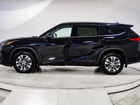 Used 2021 Toyota Highlander XLE AWD/4WD image 5