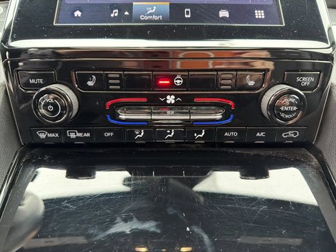 Used 2022 Jeep Grand Cherokee Altitude image 38