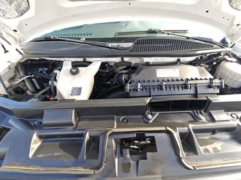 Used 2018 Chevrolet Express 2500 w/ Driver Convenience Package RWD image 33