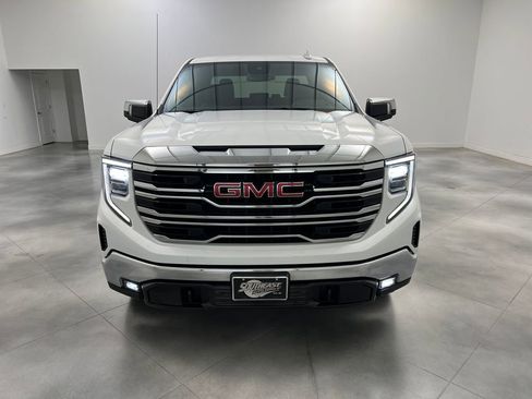 Used 2025 GMC Sierra 1500 SLT AWD/4WD image 2