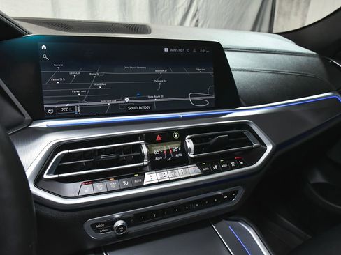 Used 2022 BMW X6 xDrive40i w/ Executive Package image 47