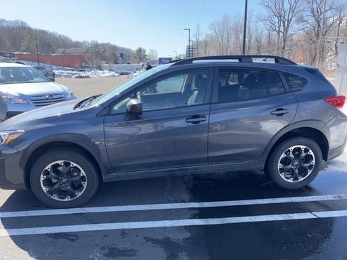Used 2023 Subaru Crosstrek 2.0i image 3