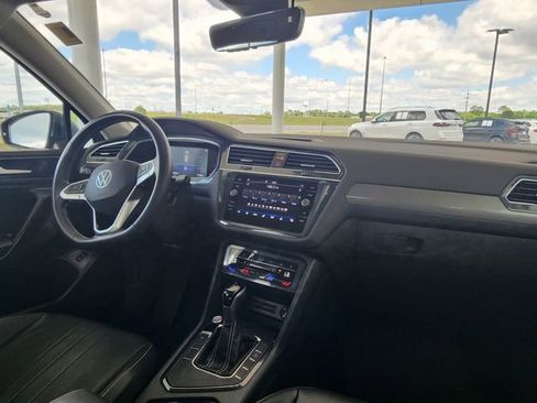 Used 2022 Volkswagen Tiguan SE FWD image 23