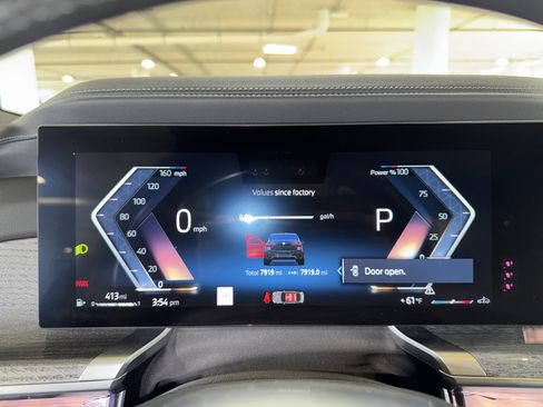 Used 2024 BMW 760i xDrive w/ Executive Package image 25