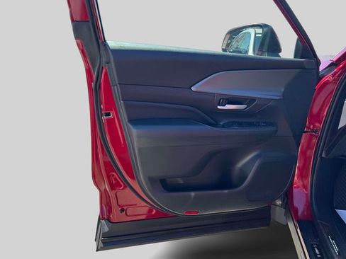 Certified 2025 Toyota Grand Highlander FWD image 20