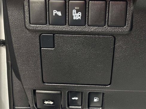 Used 2016 Lexus ES 350 w/ Premium Package w/Wood Trim FWD image 30
