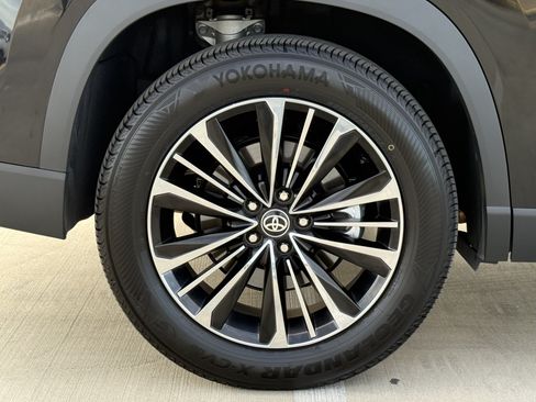 Used 2026 Toyota Grand Highlander AWD Hybrid image 16