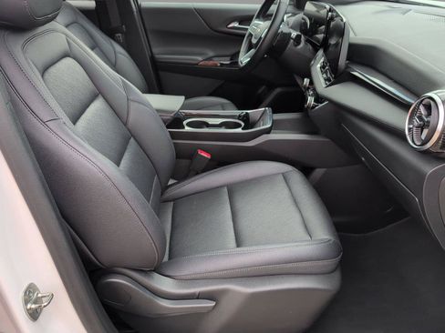 Used 2025 Chevrolet Equinox LT w/ Convenience Package II FWD image 39