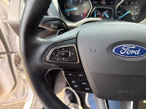 Used 2017 Ford Escape Titanium AWD/4WD image 16