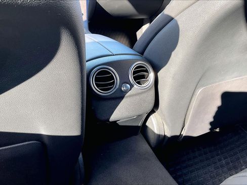 Used 2019 Mercedes-Benz C 300 Sedan image 38